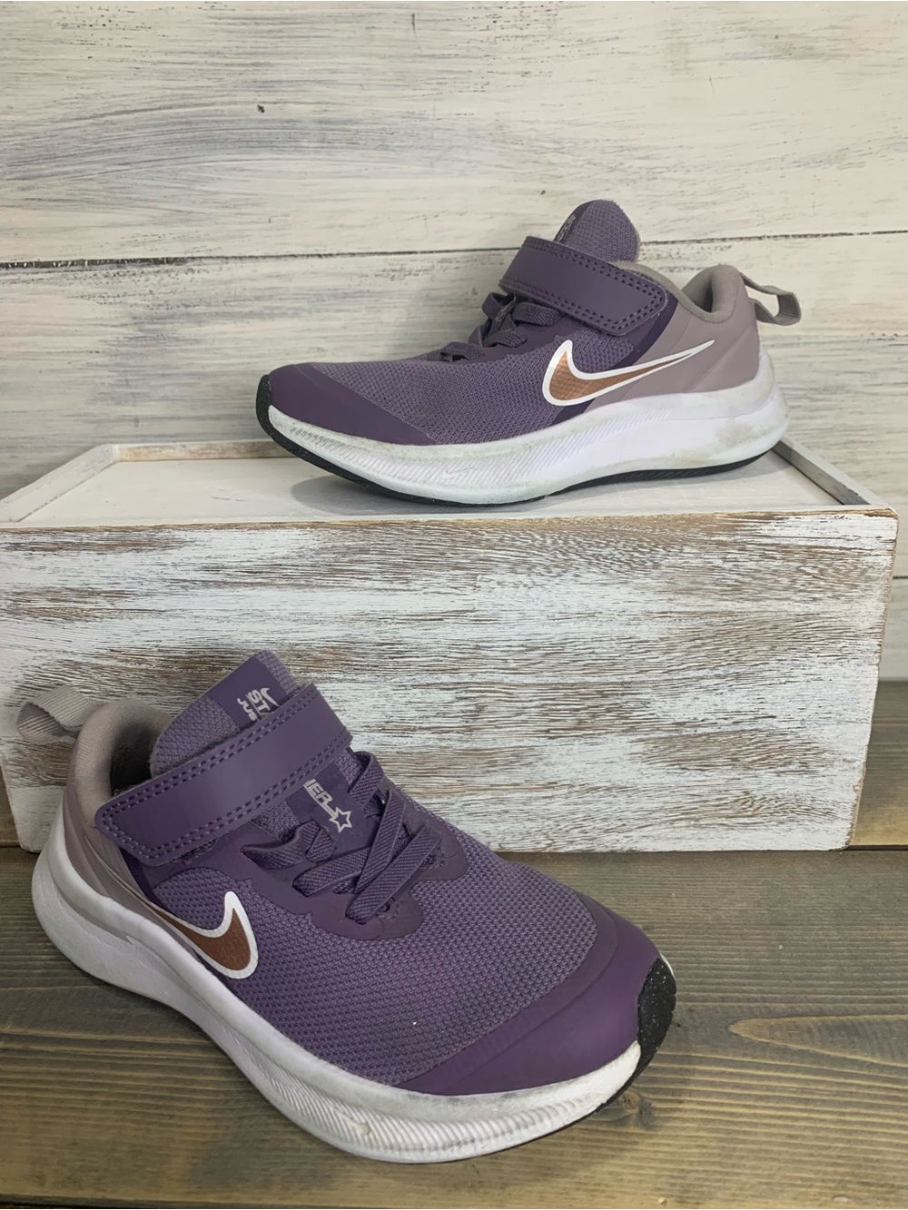 Nike Kids Purple and White Hook-and-Loop Athletic Sneakers
